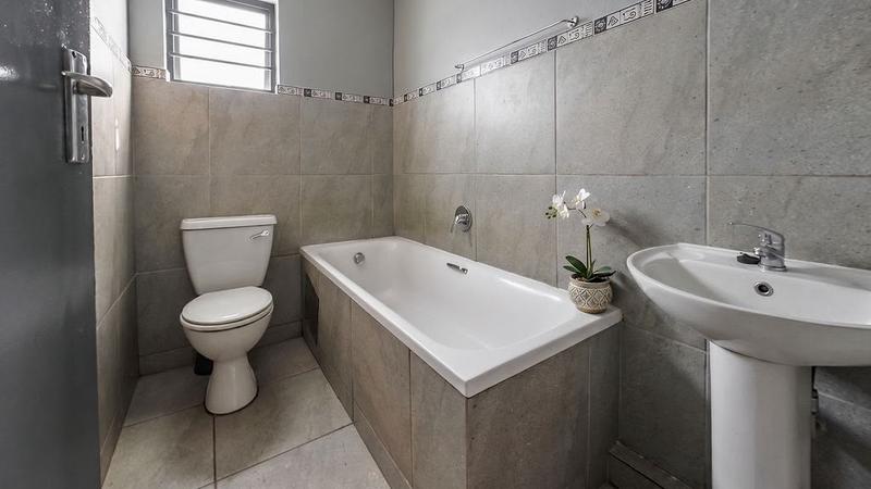 3 Bedroom Property for Sale in Andeon Gauteng