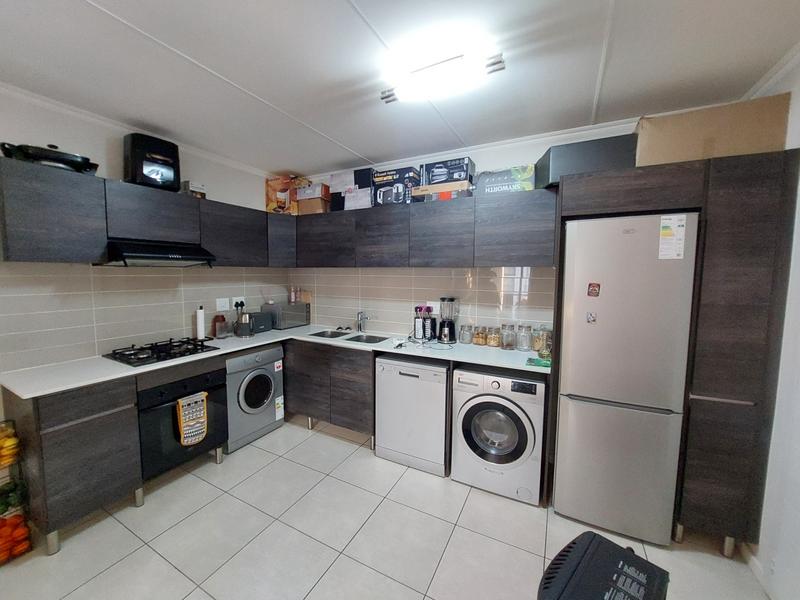 1 Bedroom Property for Sale in Bryanston Gauteng