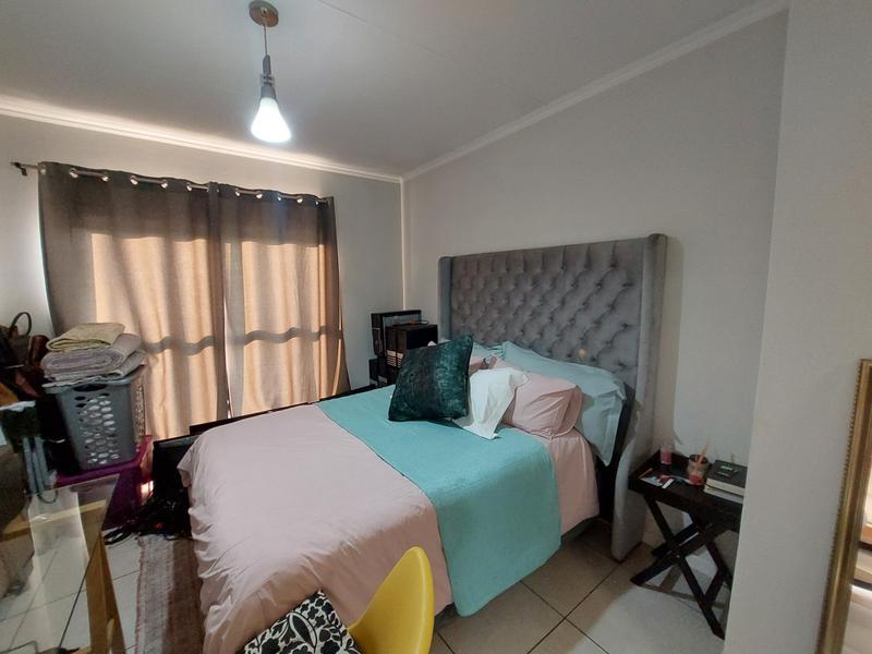1 Bedroom Property for Sale in Bryanston Gauteng