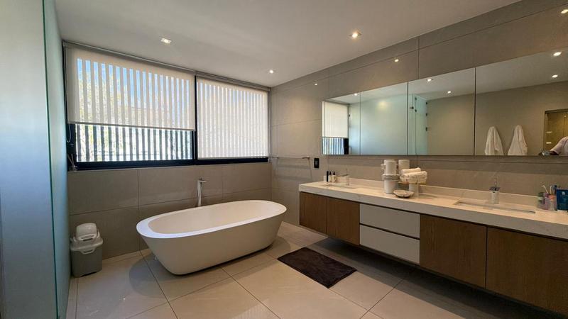 4 Bedroom Property for Sale in Sandhurst Gauteng