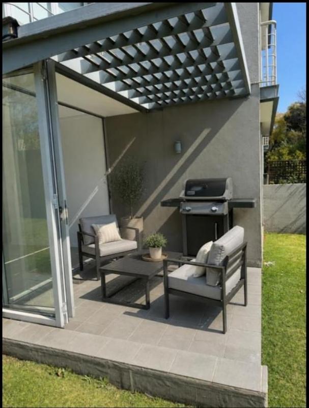 To Let 2 Bedroom Property for Rent in Hurlingham Gauteng