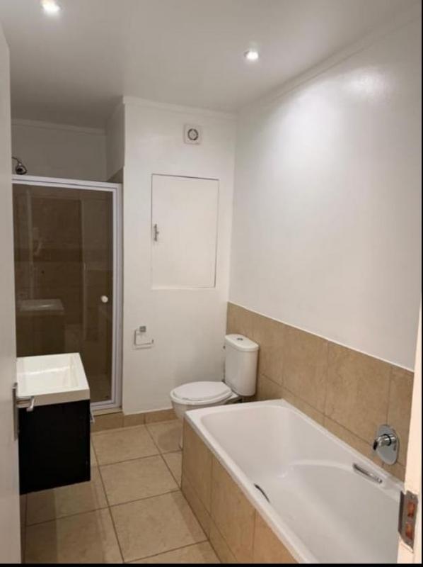 To Let 2 Bedroom Property for Rent in Hurlingham Gauteng