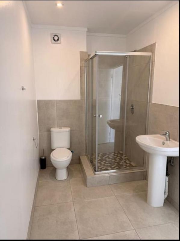 To Let 2 Bedroom Property for Rent in Hurlingham Gauteng