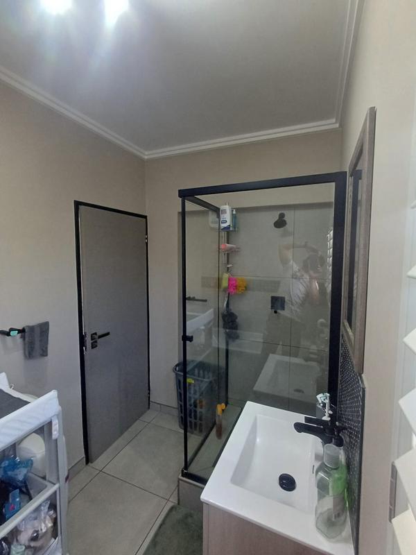To Let 1 Bedroom Property for Rent in Lonehill Gauteng