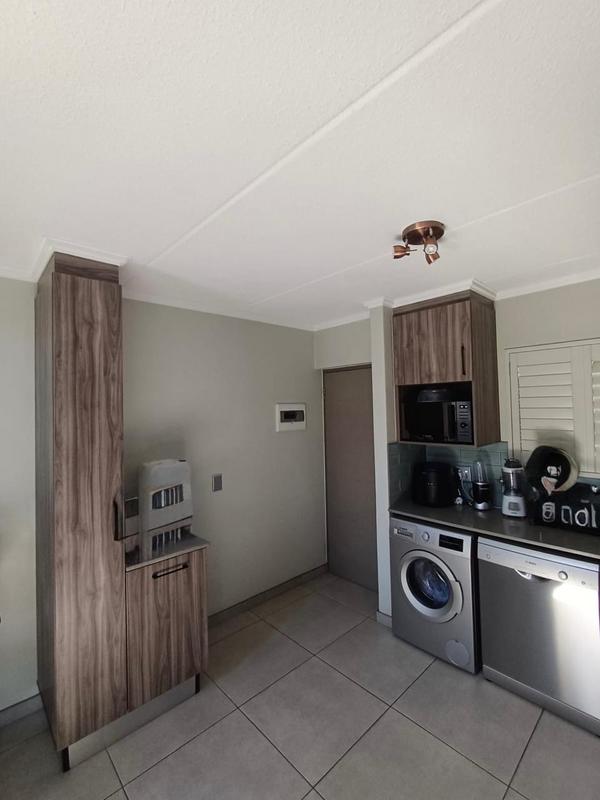To Let 1 Bedroom Property for Rent in Lonehill Gauteng