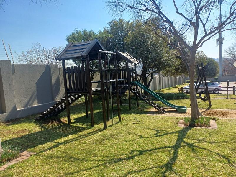 To Let 1 Bedroom Property for Rent in Lonehill Gauteng