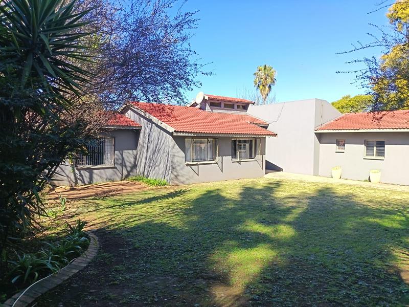 3 Bedroom Property for Sale in Brackendowns Gauteng