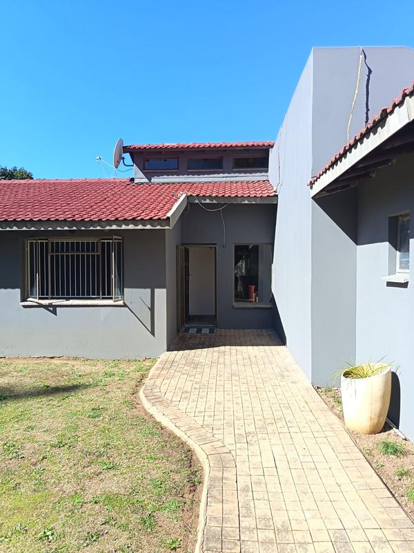 3 Bedroom Property for Sale in Brackendowns Gauteng