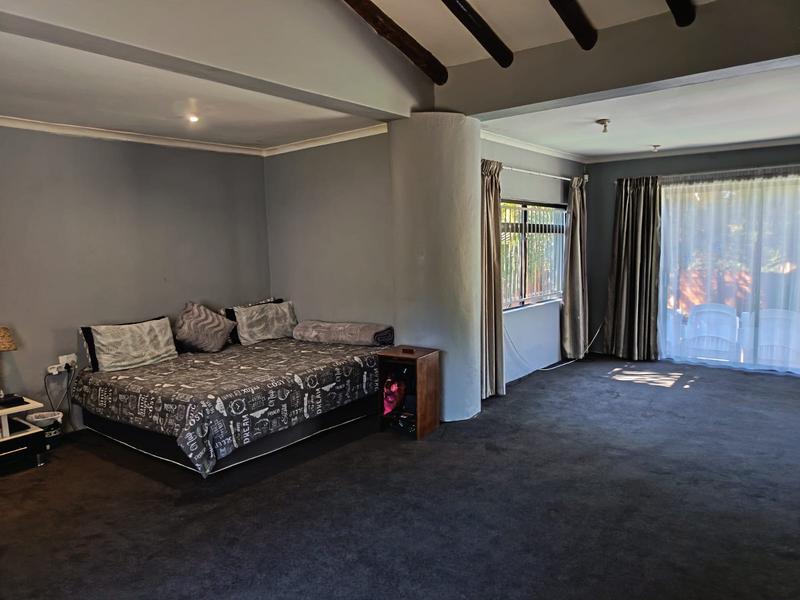 3 Bedroom Property for Sale in Brackendowns Gauteng