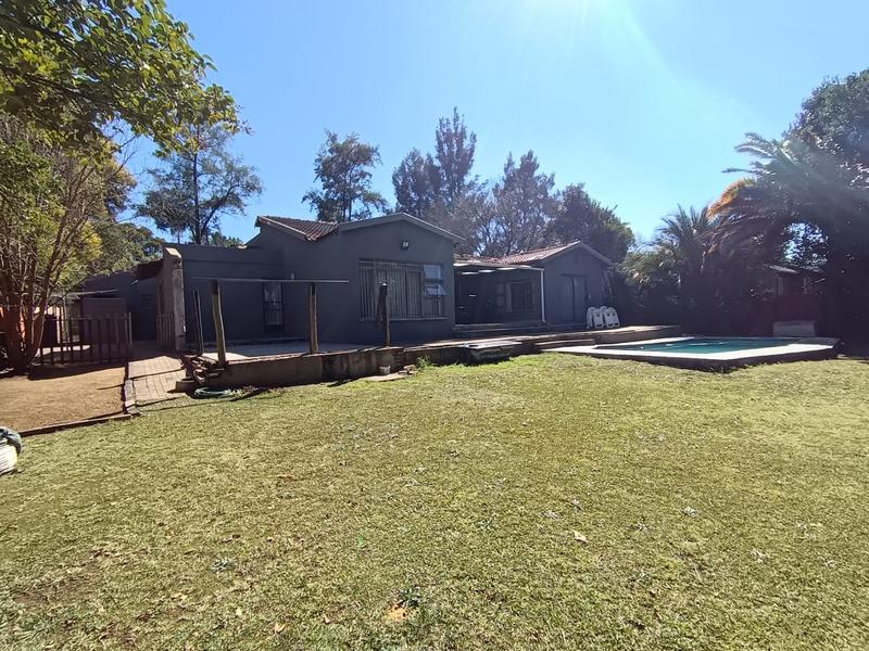 3 Bedroom Property for Sale in Brackendowns Gauteng