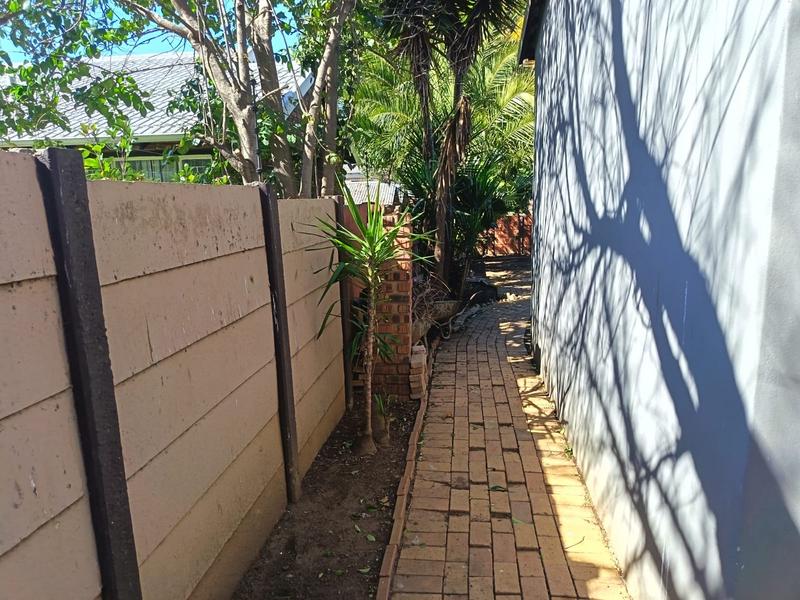 3 Bedroom Property for Sale in Brackendowns Gauteng