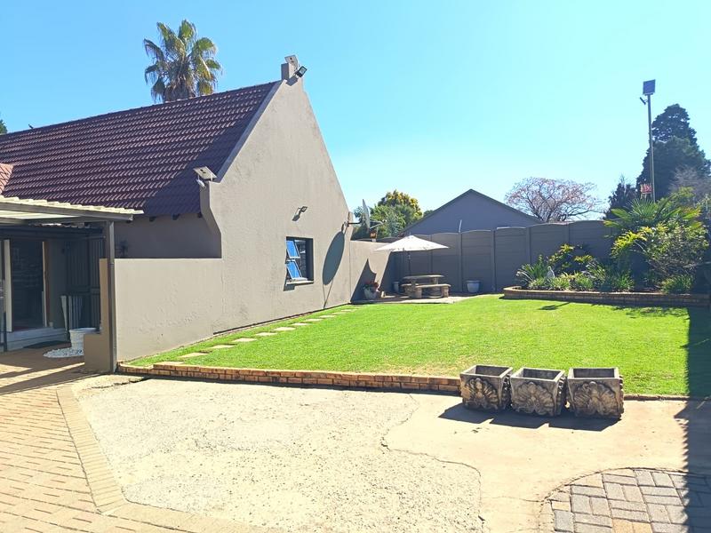 4 Bedroom Property for Sale in Brackendowns Gauteng