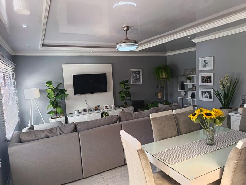 4 Bedroom Property for Sale in Brackendowns Gauteng