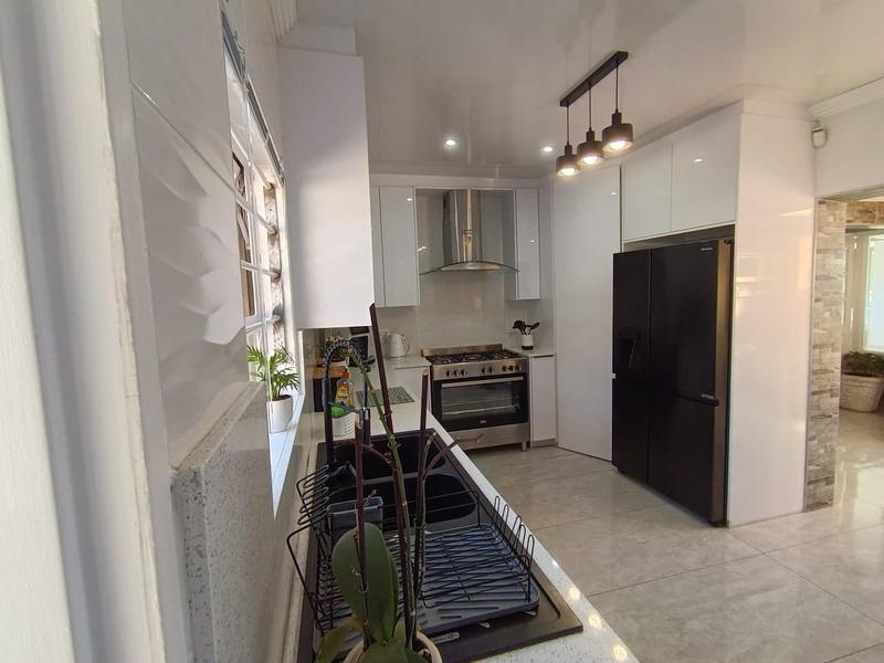 4 Bedroom Property for Sale in Brackendowns Gauteng