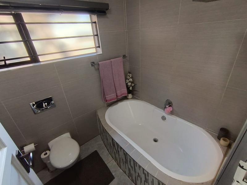 4 Bedroom Property for Sale in Brackendowns Gauteng