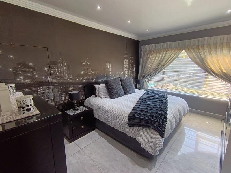 4 Bedroom Property for Sale in Brackendowns Gauteng