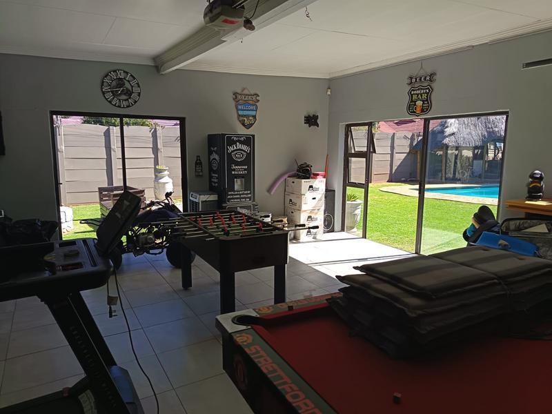 4 Bedroom Property for Sale in Brackendowns Gauteng