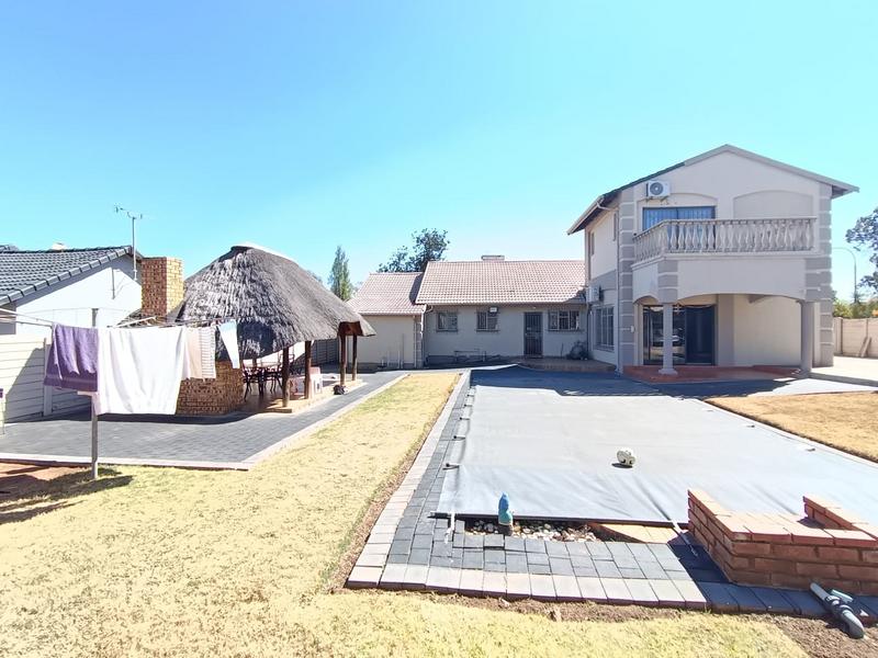 3 Bedroom Property for Sale in Brackendowns Gauteng