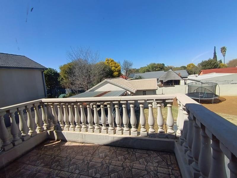 3 Bedroom Property for Sale in Brackendowns Gauteng