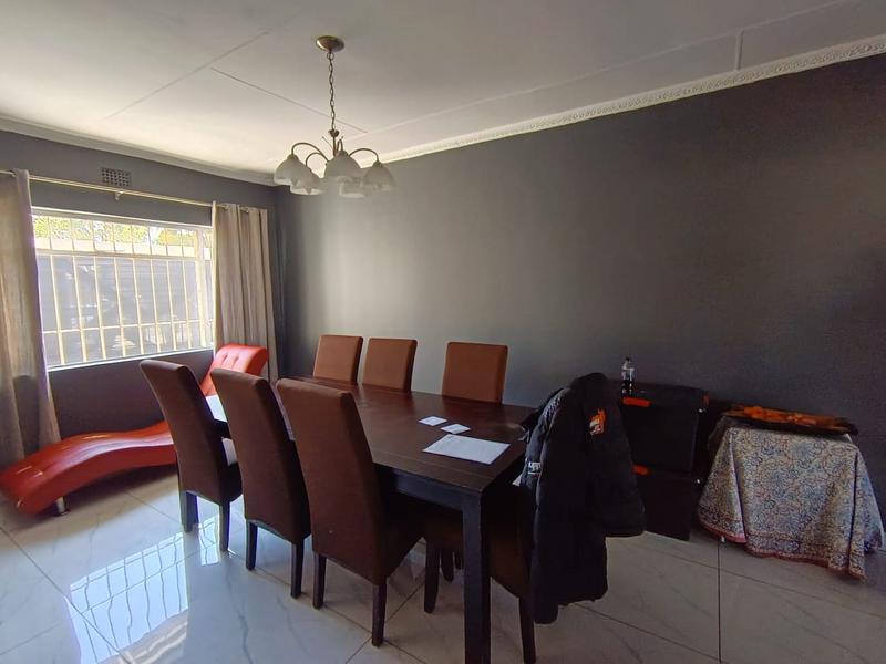 3 Bedroom Property for Sale in Brackendowns Gauteng