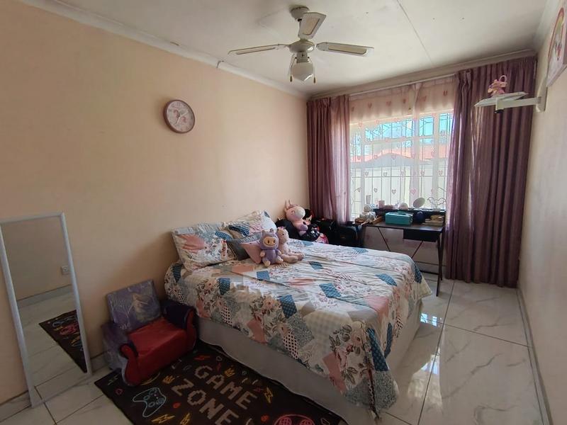 3 Bedroom Property for Sale in Brackendowns Gauteng