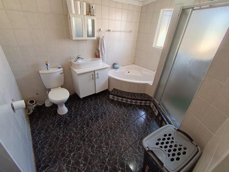 3 Bedroom Property for Sale in Brackendowns Gauteng
