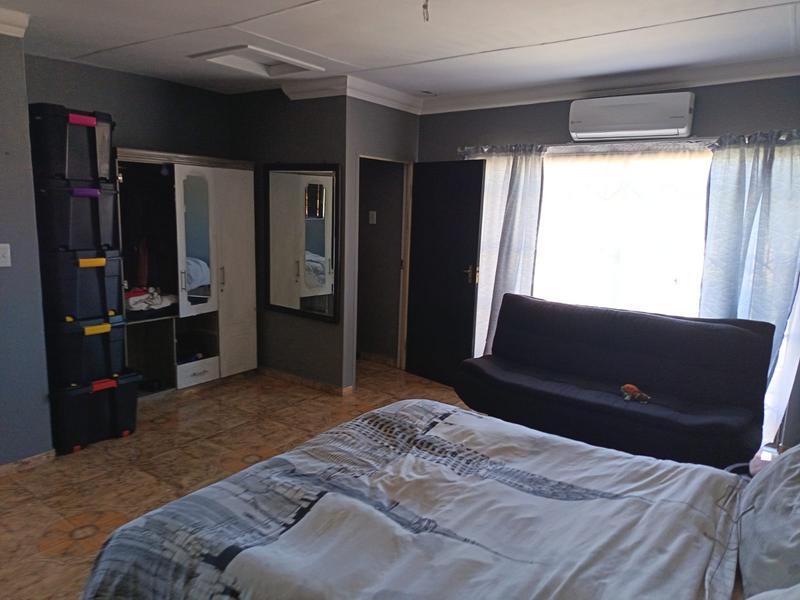 3 Bedroom Property for Sale in Brackendowns Gauteng