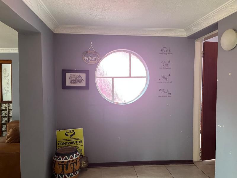 5 Bedroom Property for Sale in Linmeyer Gauteng