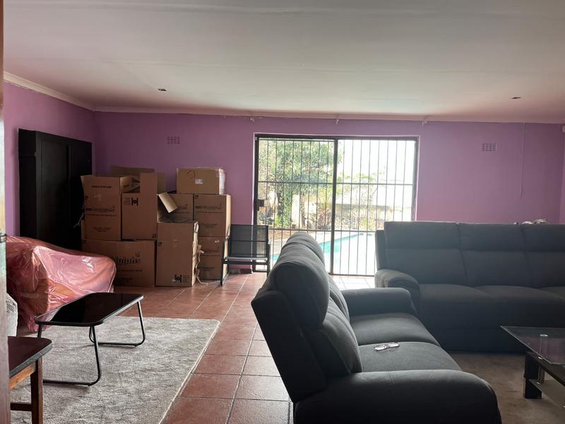 5 Bedroom Property for Sale in Linmeyer Gauteng