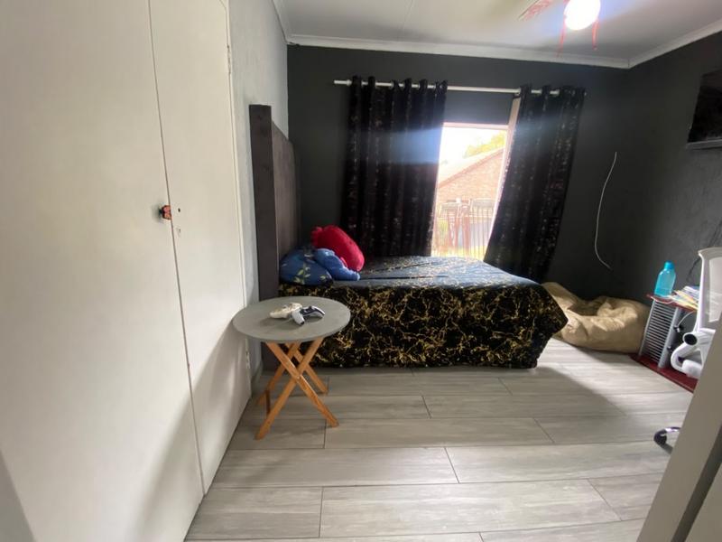 3 Bedroom Property for Sale in Mulbarton Gauteng