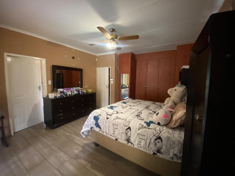 3 Bedroom Property for Sale in Mulbarton Gauteng