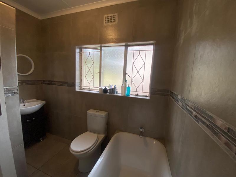 3 Bedroom Property for Sale in Mulbarton Gauteng