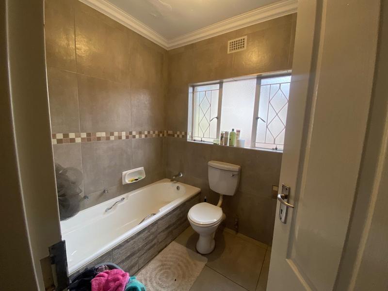 3 Bedroom Property for Sale in Mulbarton Gauteng