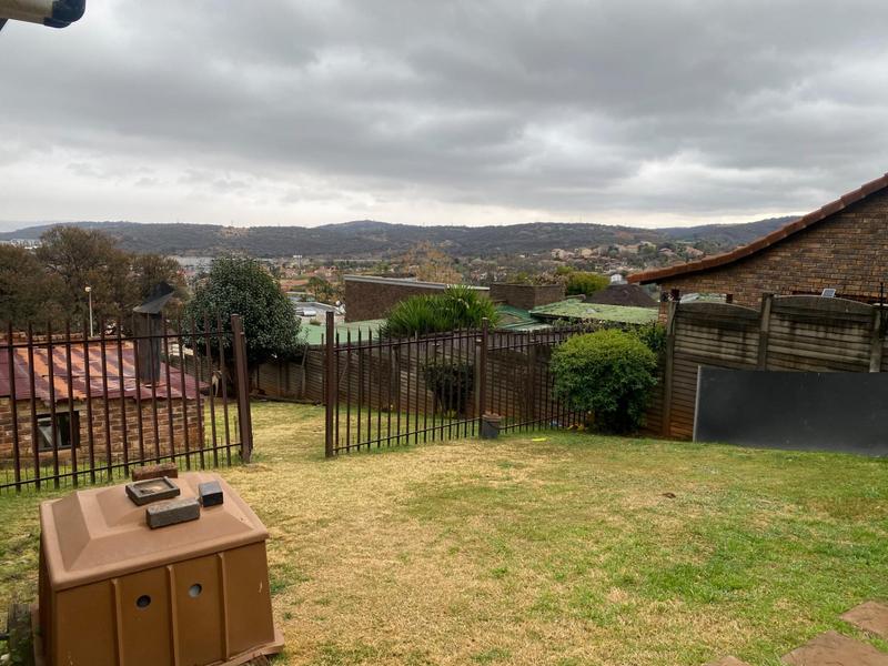 3 Bedroom Property for Sale in Mulbarton Gauteng