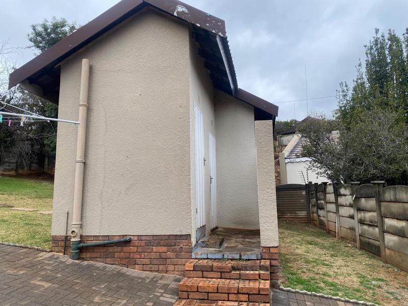 3 Bedroom Property for Sale in Mulbarton Gauteng