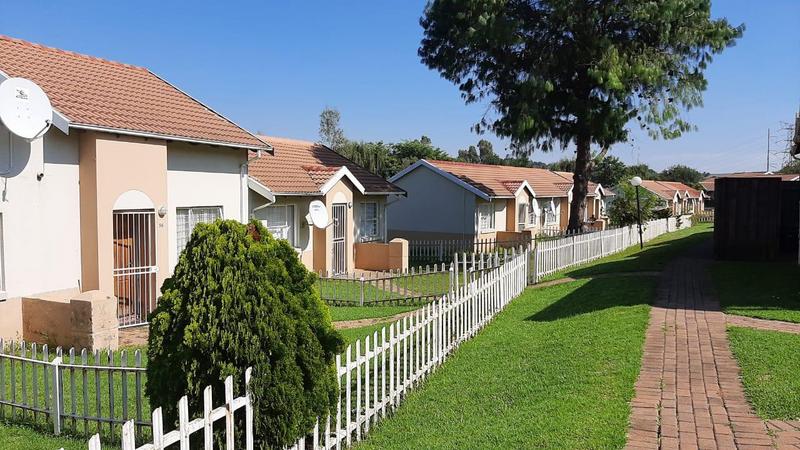 2 Bedroom Property for Sale in Rembrandt Park Gauteng