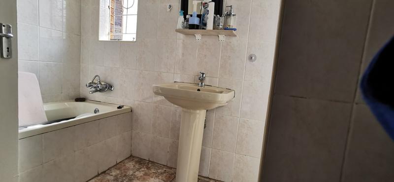 To Let 1 Bedroom Property for Rent in Naturena Gauteng
