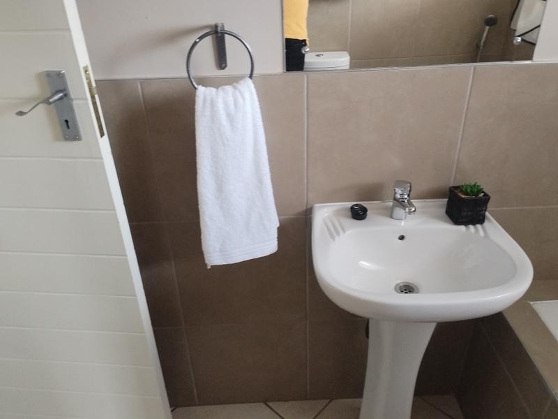 To Let 2 Bedroom Property for Rent in Noordwyk Gauteng