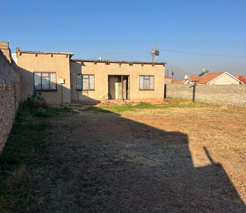 2 Bedroom Property for Sale in Lawley Gauteng