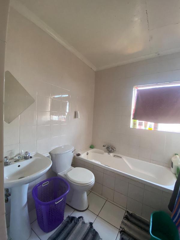 To Let 2 Bedroom Property for Rent in Vorna Valley Gauteng