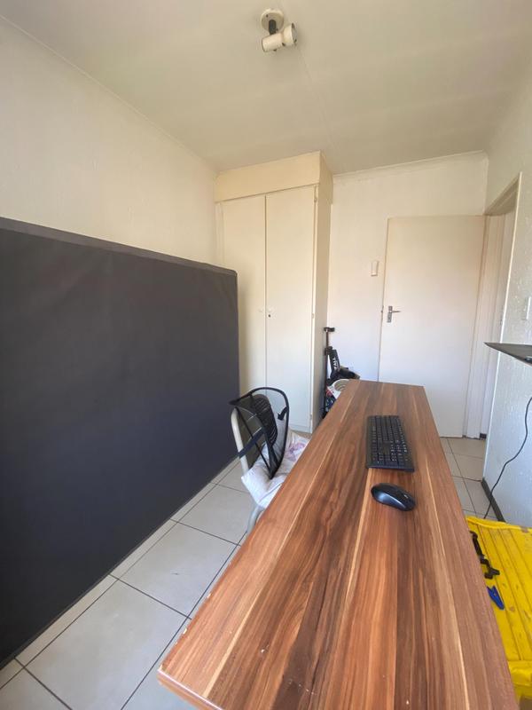 To Let 2 Bedroom Property for Rent in Vorna Valley Gauteng