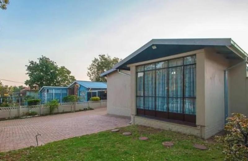 2 Bedroom Property for Sale in Westdene Gauteng