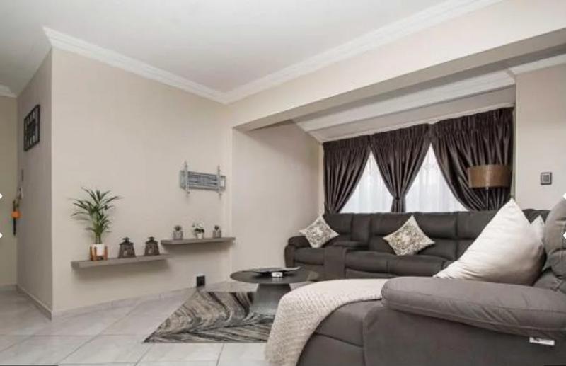 2 Bedroom Property for Sale in Westdene Gauteng