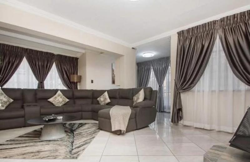 2 Bedroom Property for Sale in Westdene Gauteng