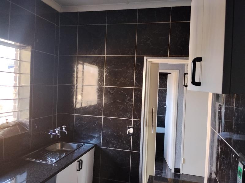To Let 1 Bedroom Property for Rent in Windsor West Gauteng