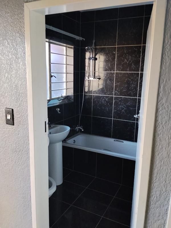To Let 1 Bedroom Property for Rent in Windsor West Gauteng