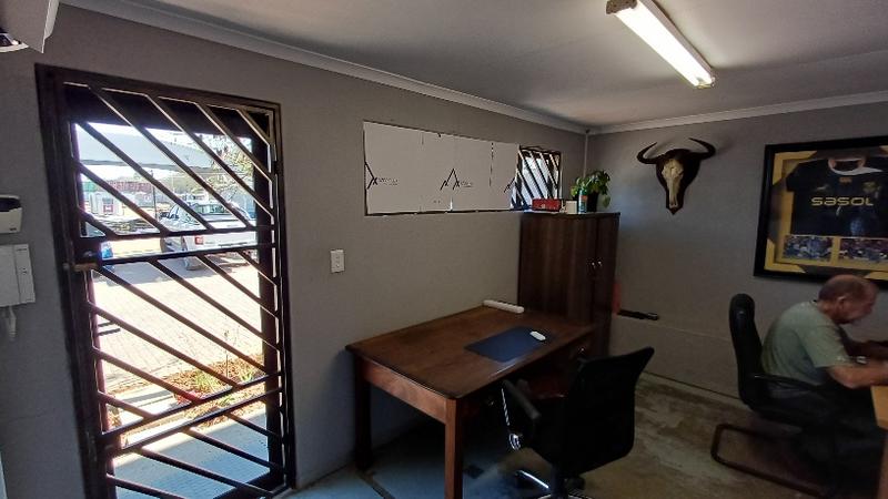 To Let Commercial Property for Rent in Lyttelton Manor Gauteng