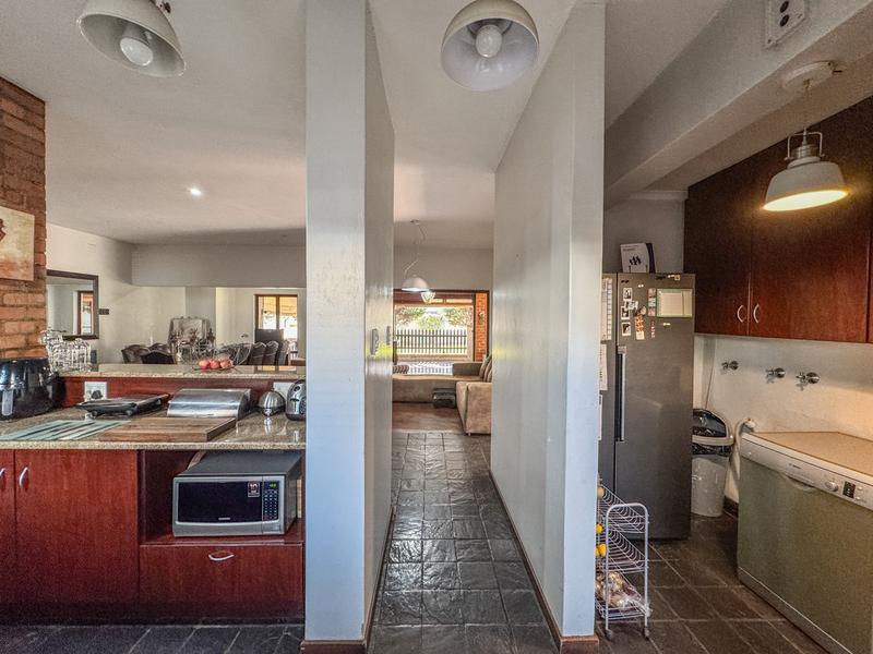 4 Bedroom Property for Sale in Hennopspark Gauteng