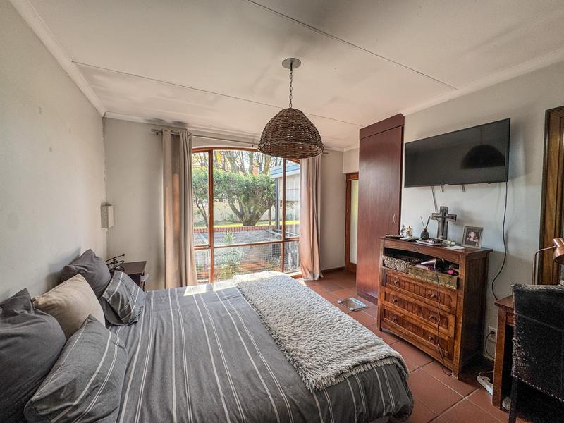 4 Bedroom Property for Sale in Hennopspark Gauteng