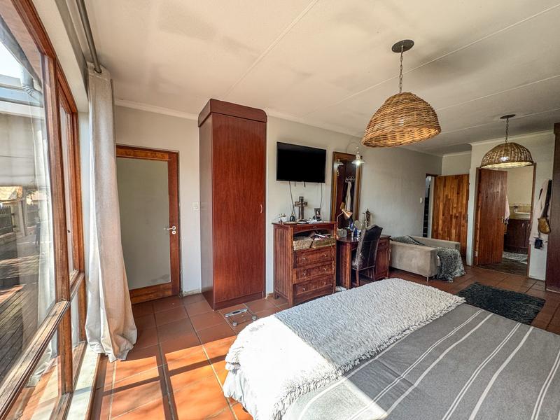 4 Bedroom Property for Sale in Hennopspark Gauteng